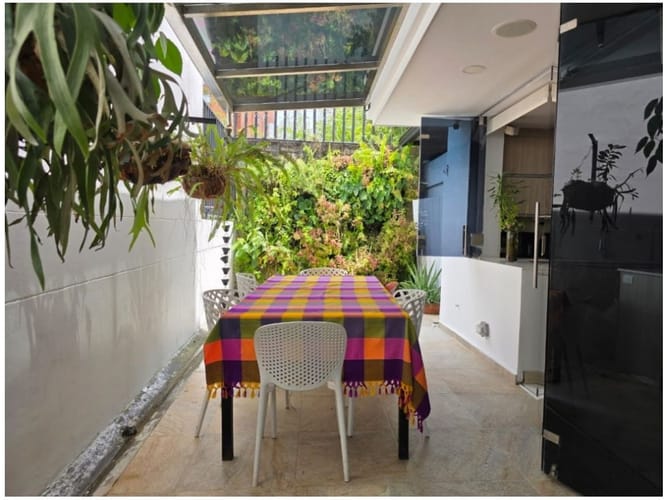 Casa de 3 alcobas en venta en Cumbres, Envigado, 250 m² · foto 5 de 24
