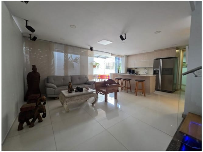 Casa de 3 alcobas en venta en Cumbres, Envigado, 250 m² · foto 6 de 24