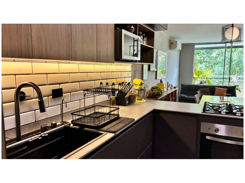 Apartamento en venta en El Poblado, Medellín · foto 2 de 20