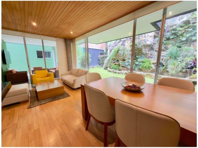 Casa de 4 alcobas en venta en Urbanización Las Cumbres, Envigado, 345 m² · foto 4 de 19