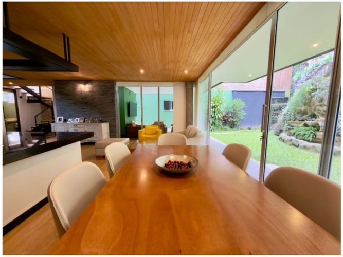 Casa de 4 alcobas en venta en Urbanización Las Cumbres, Envigado, 345 m² · foto 5 de 19