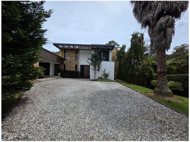 Casa de 3 alcobas en venta en Llano Grande, Rionegro, 352 m² · foto 3 de 24