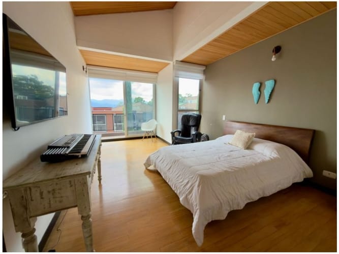 Casa de 4 alcobas en venta en Urbanización Las Cumbres, Envigado, 345 m² · foto 13 de 19