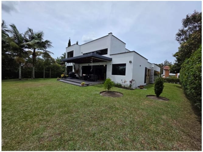 Casa de 3 alcobas en venta en Llano Grande, Rionegro, 352 m² · foto 10 de 24