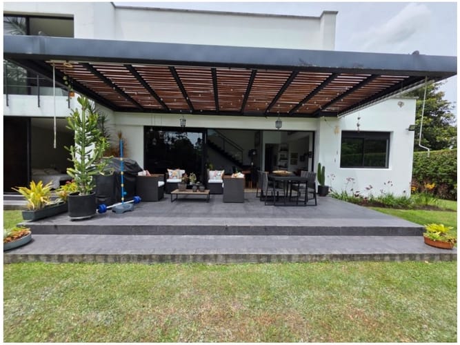 Casa de 3 alcobas en venta en Llano Grande, Rionegro, 352 m² · foto 13 de 24