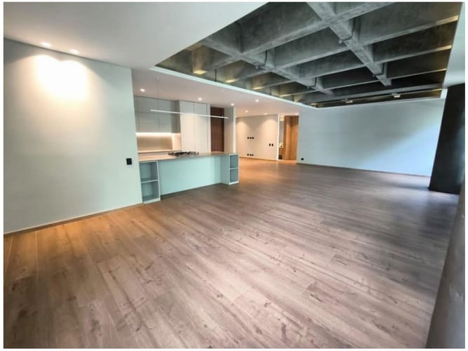 Apartamento de 2 alcobas en venta en El Poblado, Medellín, 202 m² · foto 6 de 13