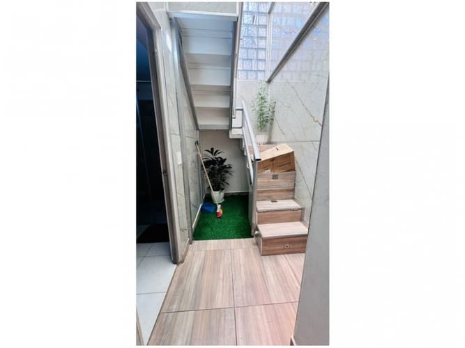 Casa de 8 alcobas en venta en Calasanz, Medellín, 450 m² · foto 10 de 24