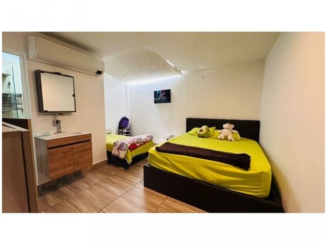 Casa de 8 alcobas en venta en Calasanz, Medellín, 450 m² · foto 16 de 24