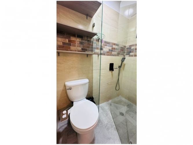 Casa de 8 alcobas en venta en Calasanz, Medellín, 450 m² · foto 17 de 24