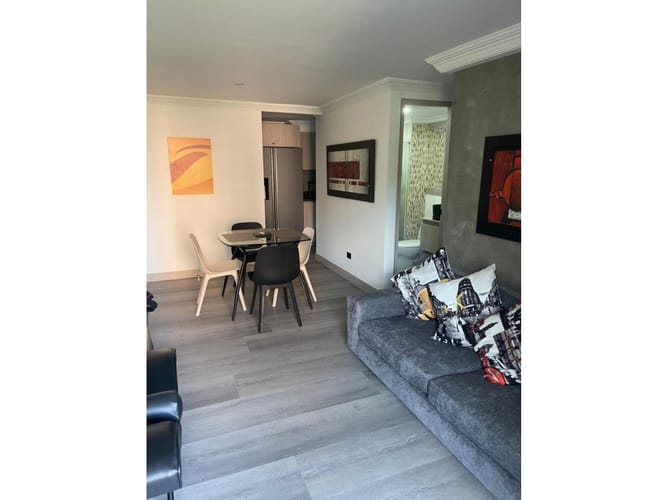 Apartamento de 3 alcobas en venta en El Poblado, Medellín, 75 m² · foto 2 de 5