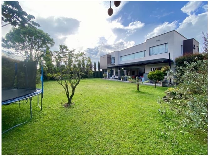 Casa de 4 alcobas en venta en Las Palmas, Envigado, 436 m² · foto 11 de 24