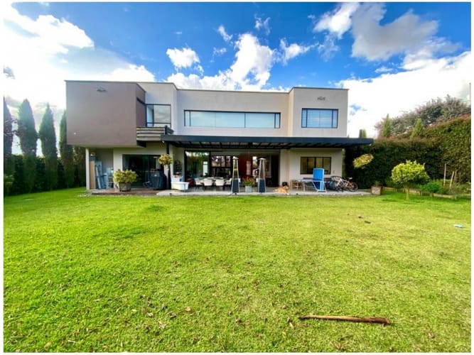 Casa de 4 alcobas en venta en Las Palmas, Envigado, 436 m² · foto 12 de 24