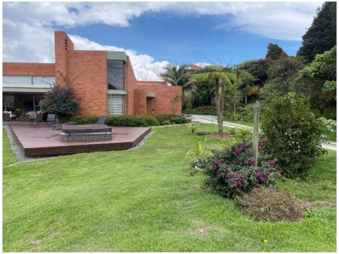 Casa de 3 alcobas en venta en Vía Las Palmas, Envigado, 420 m² · foto 2 de 15