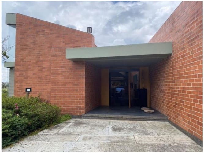 Casa de 3 alcobas en venta en Vía Las Palmas, Envigado, 420 m² · foto 3 de 15