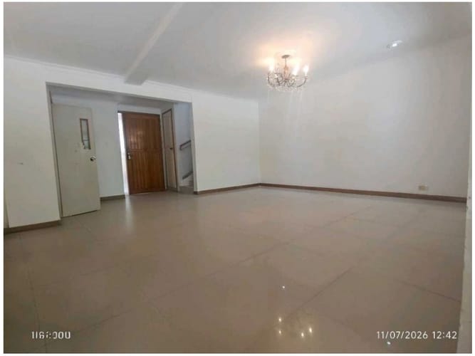 Casa de 2 alcobas en venta en Los Naranjos, Medellín, 162 m² · foto 4 de 24