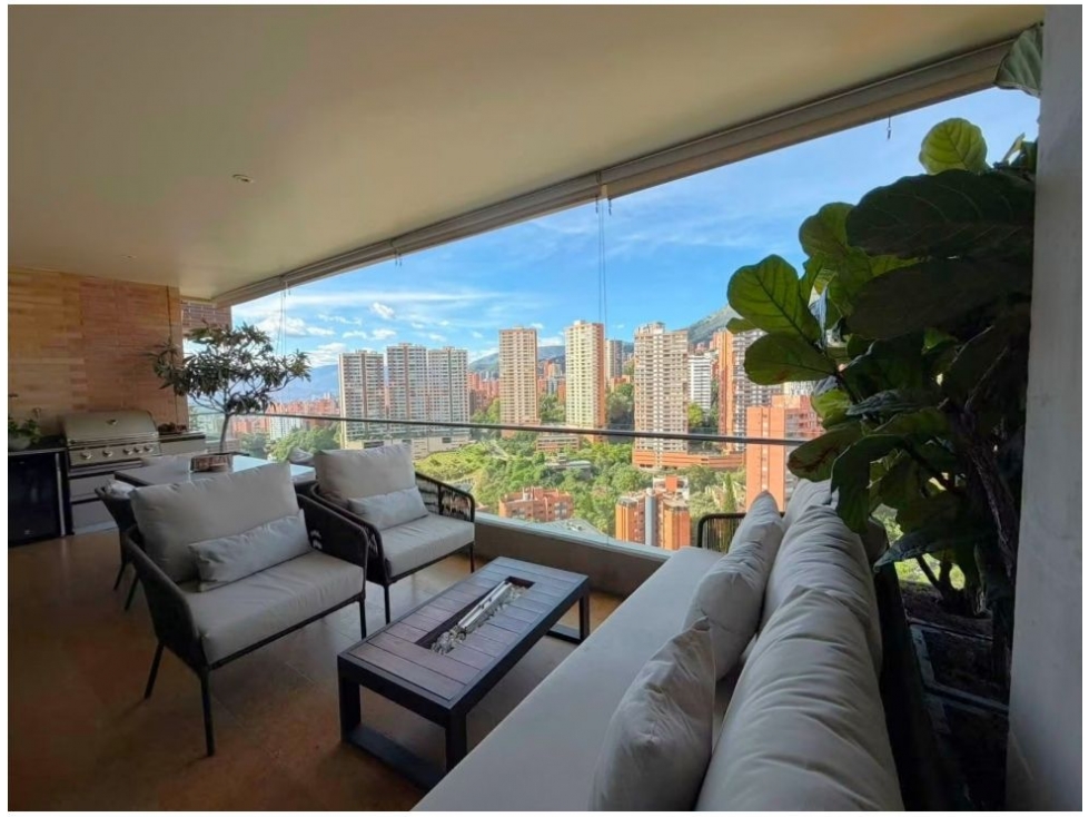 Apartamento en venta en El Poblado, Medellín · foto 2 de 14