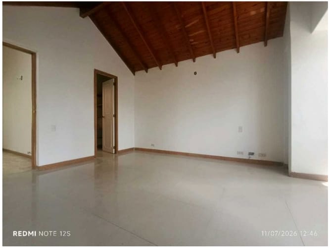 Casa de 2 alcobas en venta en Los Naranjos, Medellín, 162 m² · foto 17 de 24
