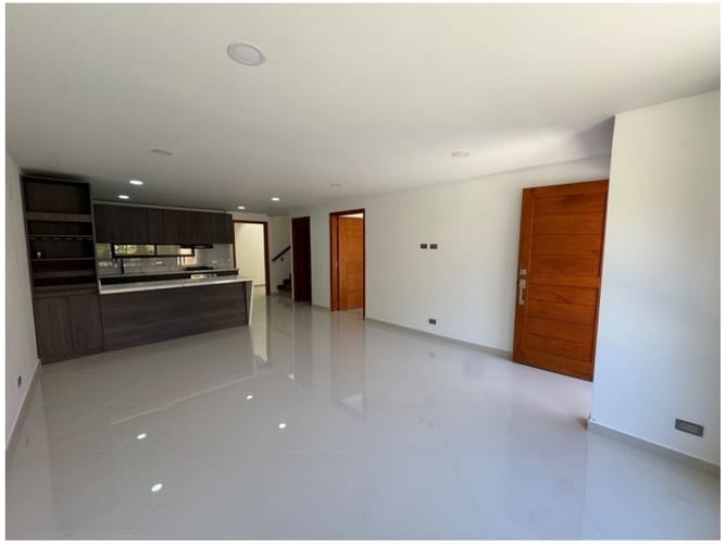 Casa de 4 alcobas en venta en El Retiro, 220 m² · foto 3 de 24