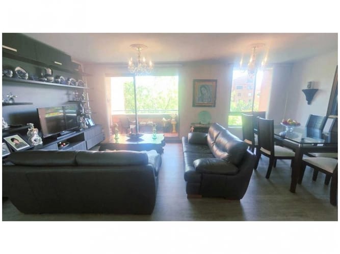 Apartamento en venta en El Poblado, Medellín · foto 4 de 16