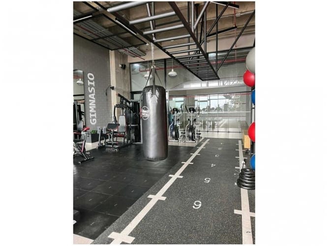 Apartamento de 3 alcobas en venta en El Poblado, Medellín, 111 m² · foto 10 de 12