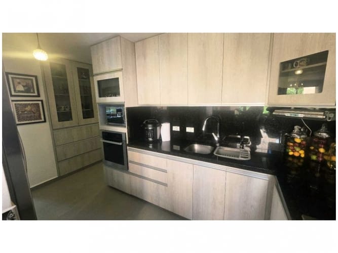 Apartamento en venta en El Poblado, Medellín · foto 7 de 16