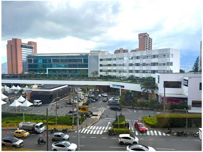 Apartamento de 1 alcoba en venta en El Poblado, Medellín, 63 m² · foto 3 de 17