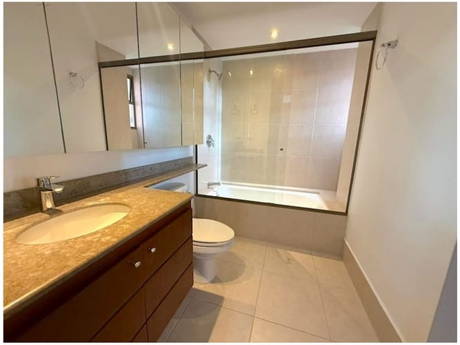 Apartamento de 1 alcoba en venta en El Poblado, Medellín, 63 m² · foto 14 de 17