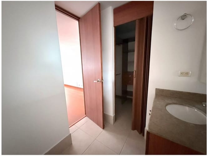 Apartamento de 1 alcoba en venta en El Poblado, Medellín, 63 m² · foto 16 de 17
