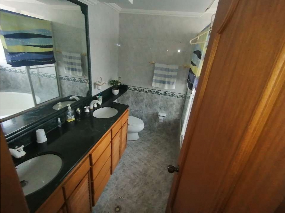 Apartamento en venta en El Poblado, Medellín · foto 3 de 5