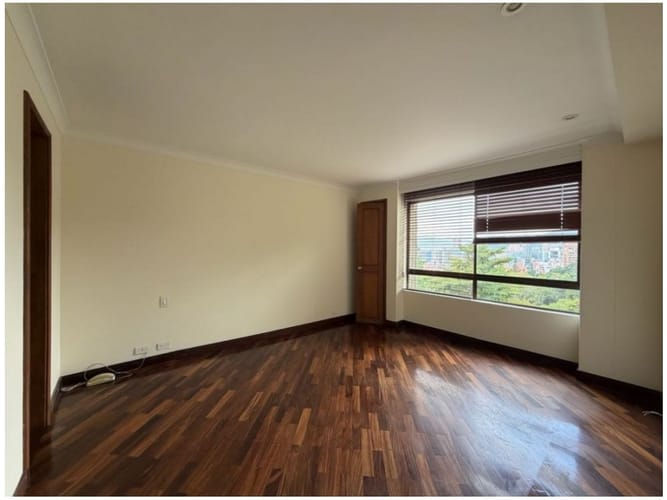 Apartamento de 3 alcobas en venta en El Tesoro, Medellín, 274 m² · foto 11 de 18
