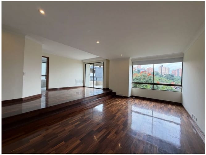 Apartamento de 3 alcobas en venta en El Tesoro, Medellín, 274 m² · foto 13 de 18