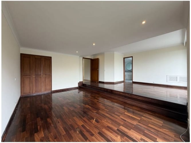 Apartamento de 3 alcobas en venta en El Tesoro, Medellín, 274 m² · foto 14 de 18