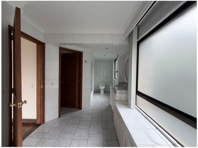 Apartamento de 3 alcobas en venta en El Tesoro, Medellín, 274 m² · foto 15 de 18