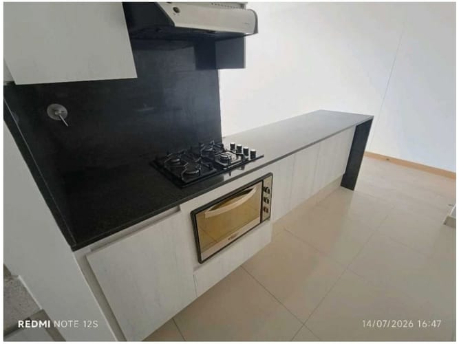 Apartamento de 3 alcobas en venta en El Poblado, Medellín, 94 m² · foto 20 de 24