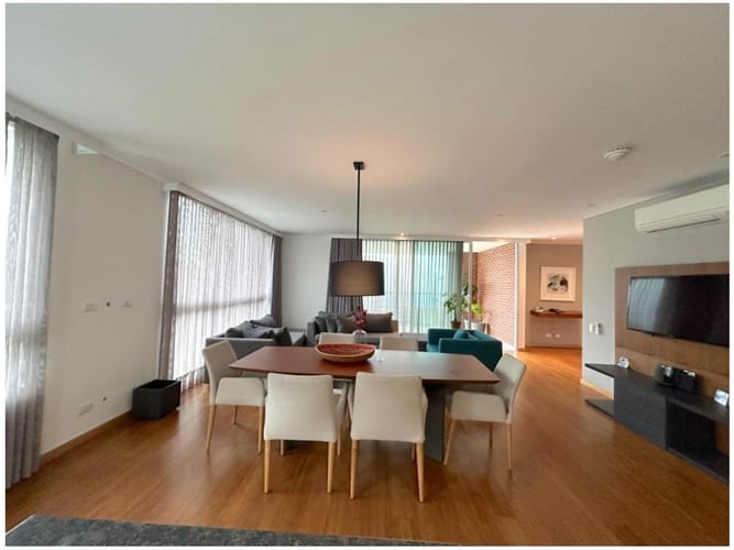 Apartamento de 2 alcobas en venta en Los Naranjos, Medellín, 167 m² · foto 5 de 24