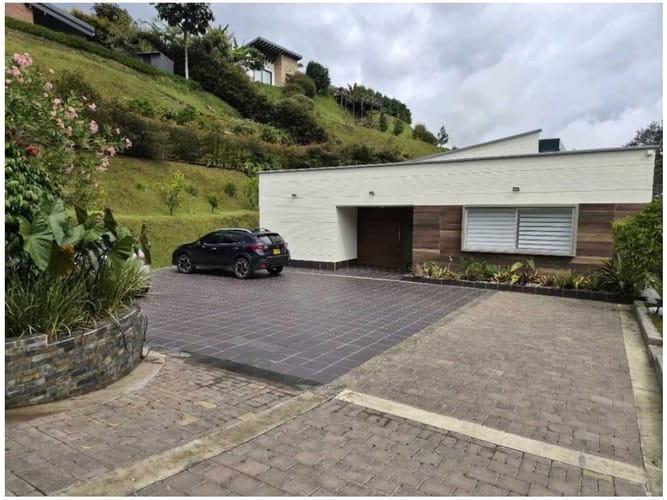 Casa de 3 alcobas en venta en Pantanillo, El Retiro, 278 m² · foto 2 de 24