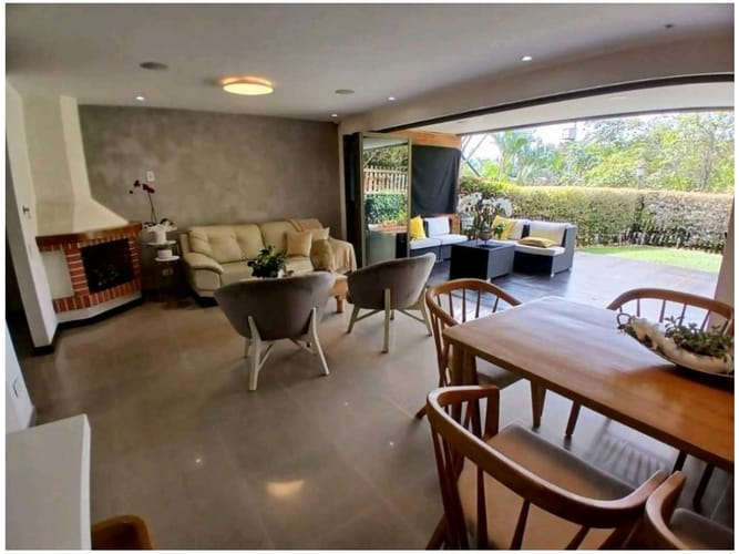 Casa de 3 alcobas en venta en La Sebastiana, Envigado, 355 m² · foto 2 de 20