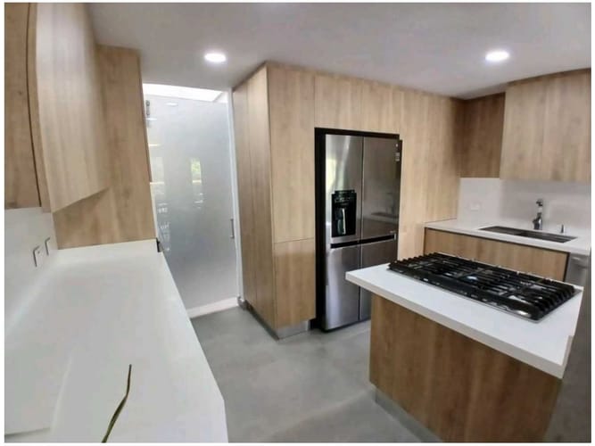 Casa de 3 alcobas en venta en La Sebastiana, Envigado, 355 m² · foto 9 de 20