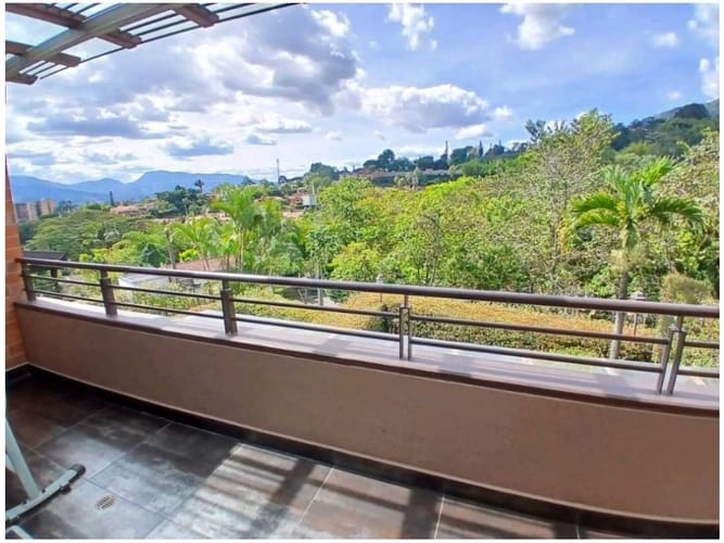 Casa de 3 alcobas en venta en La Sebastiana, Envigado, 355 m² · foto 17 de 20
