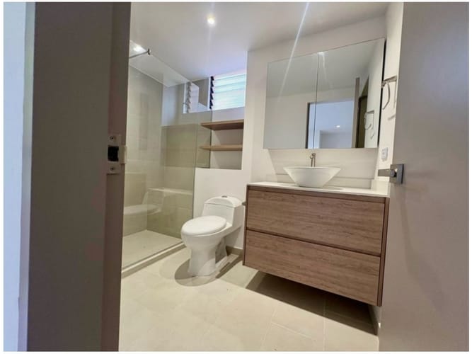 Apartamento de 3 alcobas en venta en El Poblado, Medellín, 171 m² · foto 7 de 14