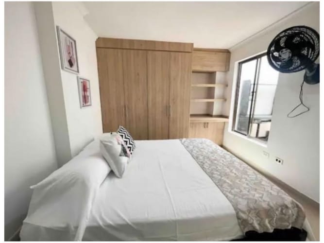Apartamento de 3 alcobas en venta en Laureles, Medellín, 154 m² · foto 10 de 11