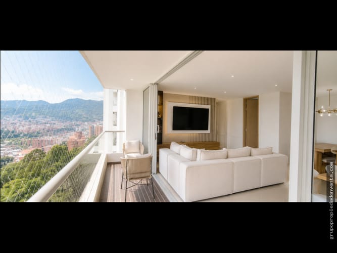 Apartamento de 3 alcobas en venta en El Poblado, Medellín, 88 m² · foto 2 de 9