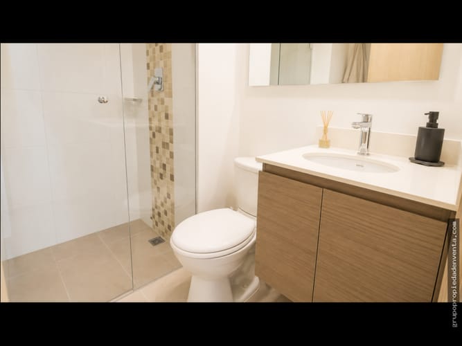 Apartamento de 3 alcobas en venta en El Poblado, Medellín, 88 m² · foto 8 de 9