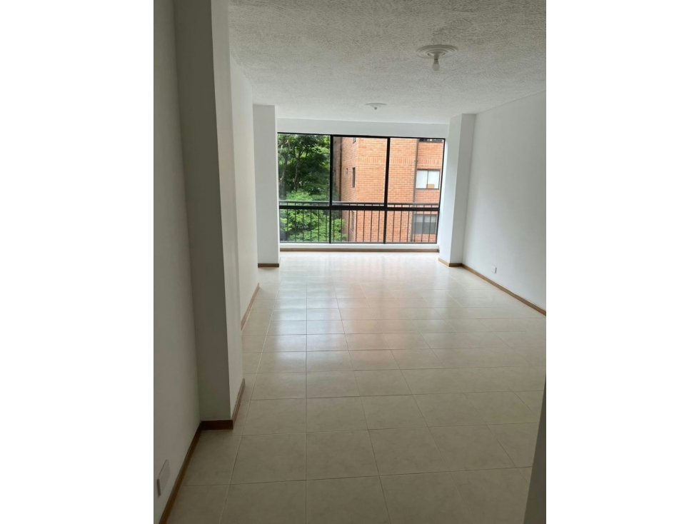 Apartamento en venta en Loma Del Escobero, Envigado · foto 2 de 7