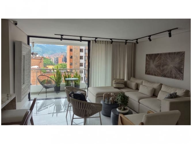 Apartamento en venta en Laureles, Medellín · foto 3 de 24