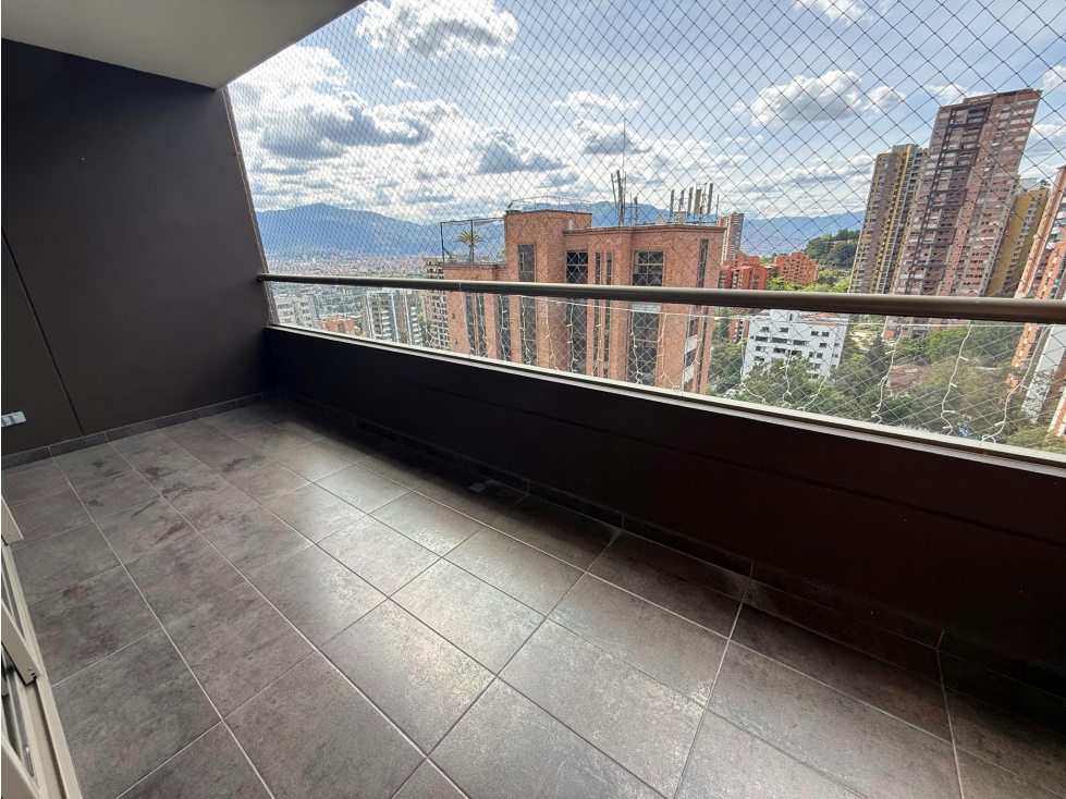 Apartamento en venta en El Poblado, Medellín · foto 3 de 15