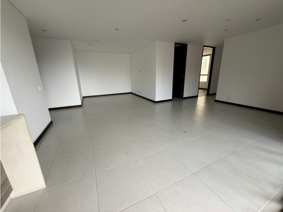 Apartamento en venta en El Poblado, Medellín · foto 4 de 15