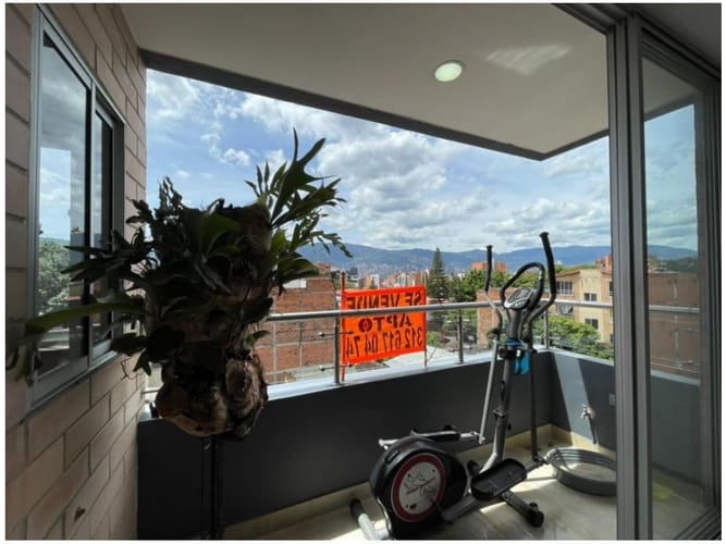 Apartamento de 2 alcobas en venta en La Castellana, Medellín, 100 m² · foto 5 de 12