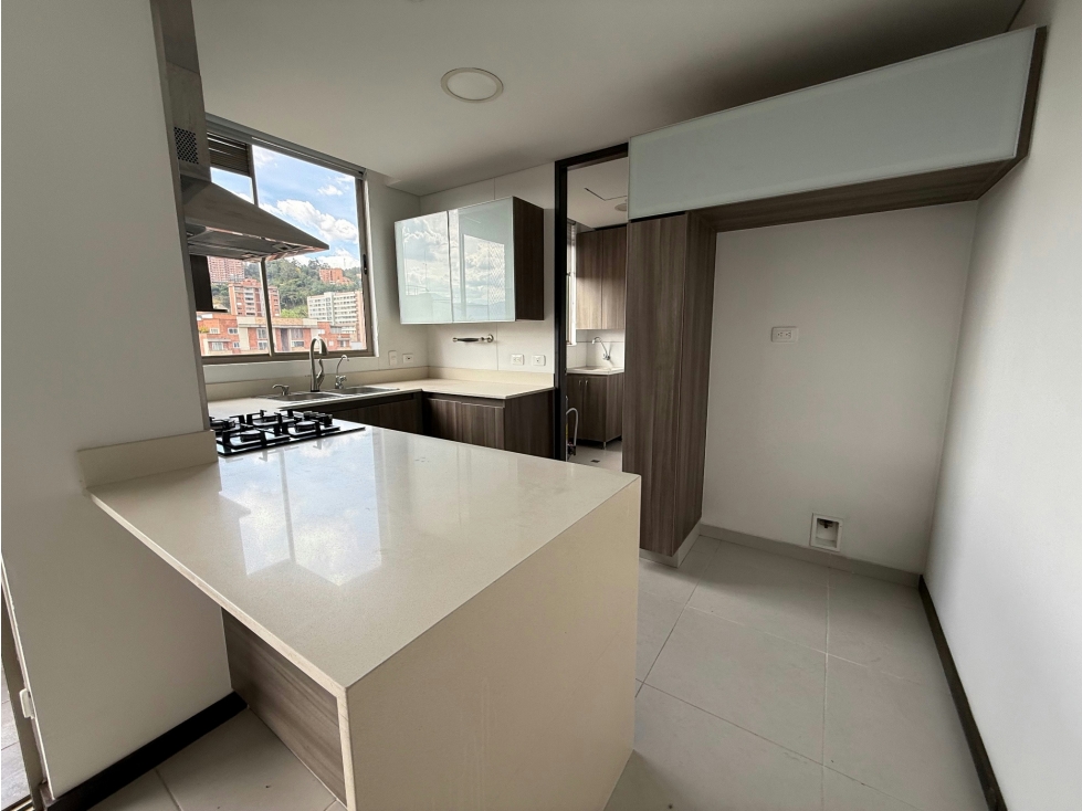 Apartamento en venta en El Poblado, Medellín · foto 8 de 15