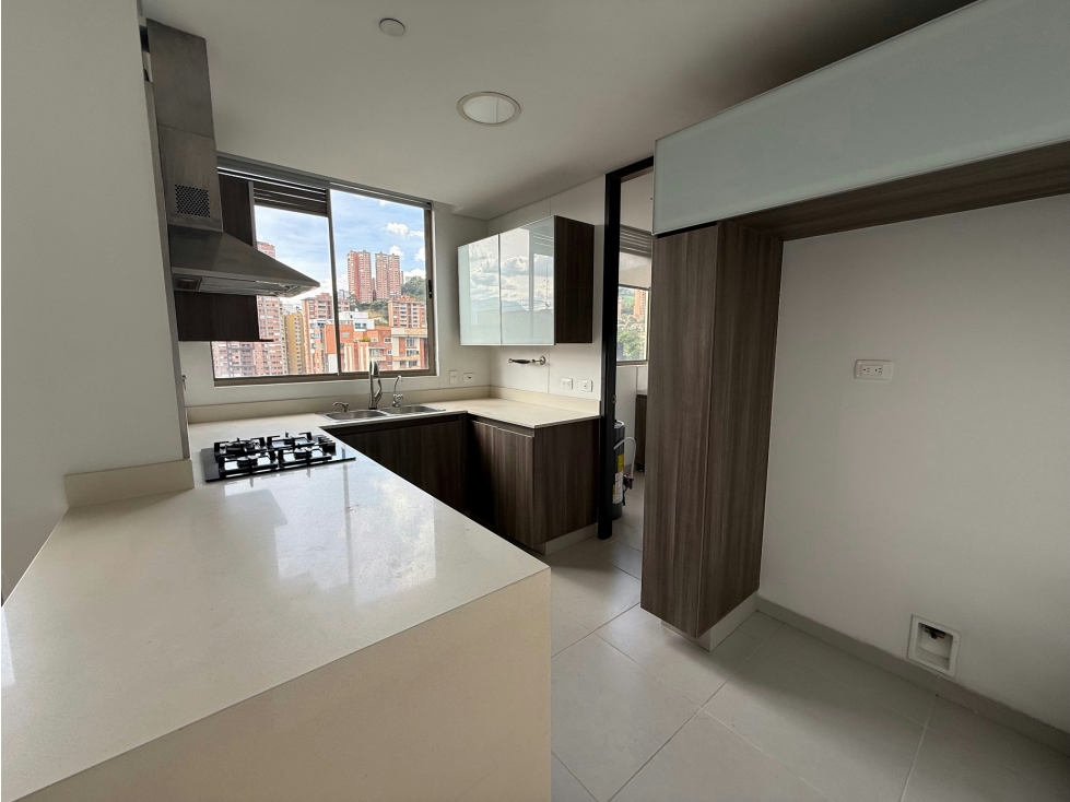 Apartamento en venta en El Poblado, Medellín · foto 9 de 15